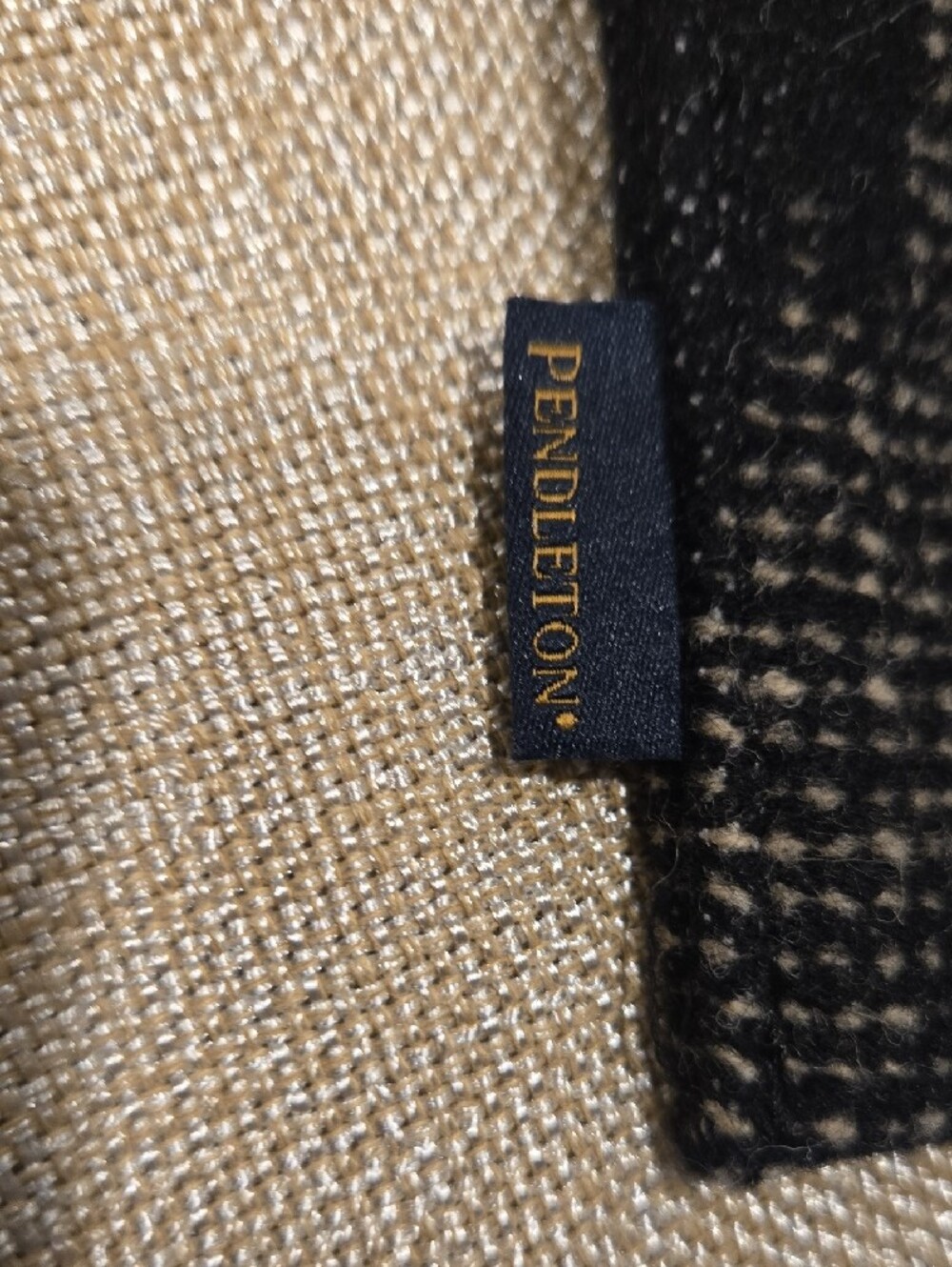 Pendleton Black and Cream Wool Mini Zip Pouch NWT 5"x3.75" - Picture 3 of 6